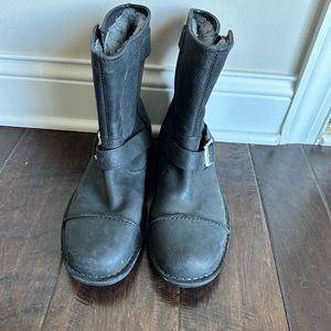 UGG Men’s Rockville II Boot in Black Size 11